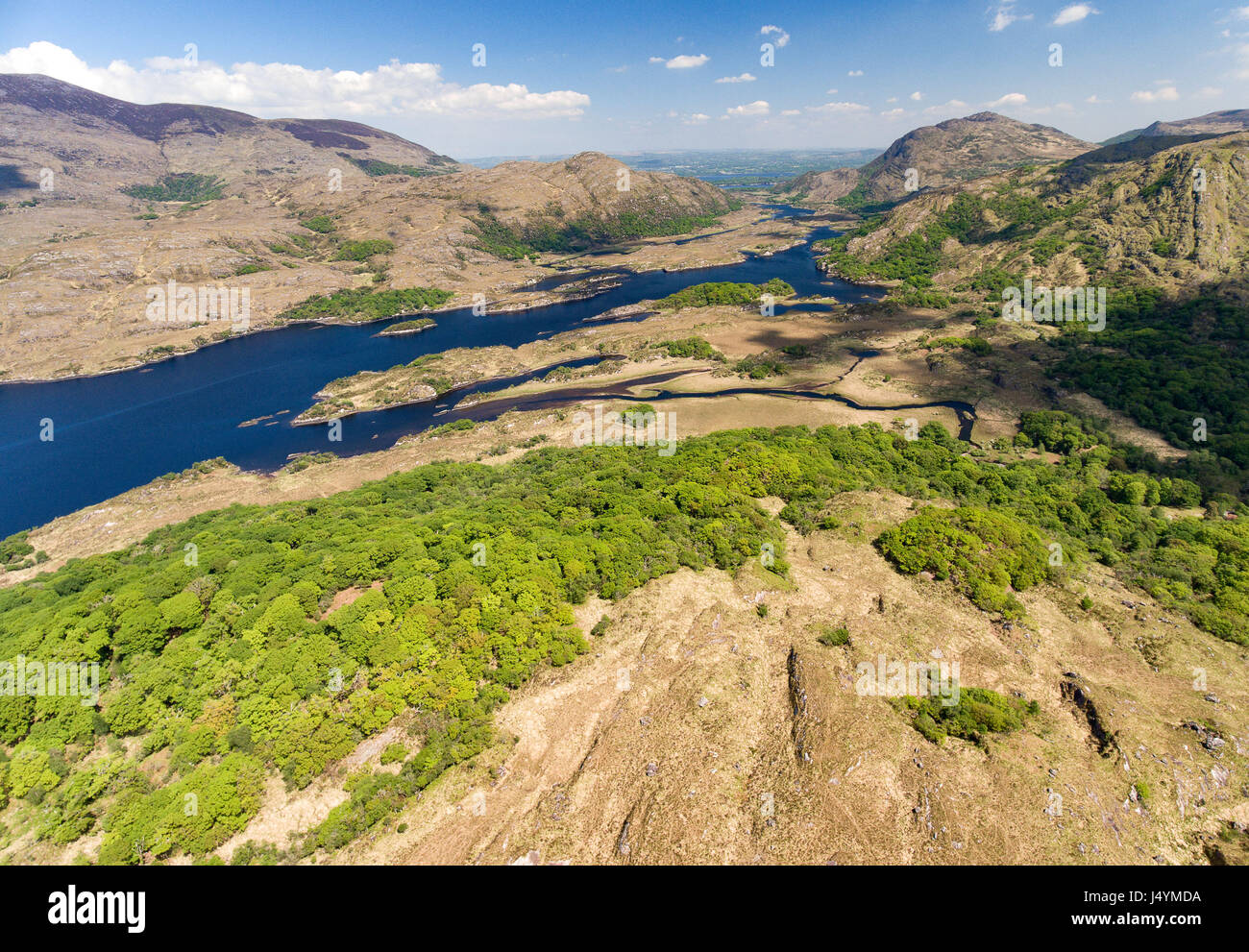 Birds Eye View Aerial Panoramablick auf Killarney National Park auf dem Ring of Kerry, County Kerry, Irland. Schöne Panorama malerische Antenne Natur Stockfoto