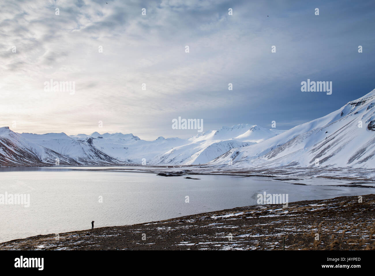 Fotograf in Kolgrafarfjörður auf der Halbinsel Snæfellsnes Island Stockfoto