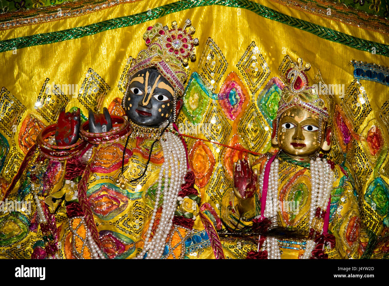 Radha Krishna Statue in Dan Bihari Tempel, Barsana Uttar Pradesh, Indien, Asien Stockfoto