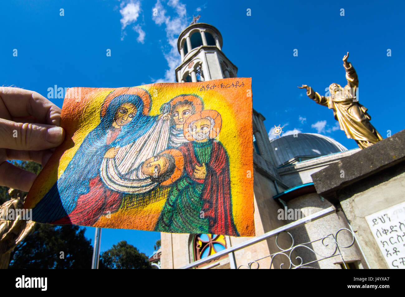 Orthodoxe Heilige Familie Malerei mit St. Mary Church, Arat Kilo, Addis Ababa, Äthiopien Stockfoto