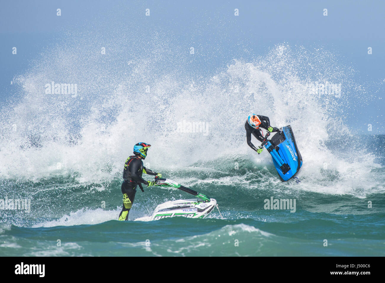 Ein Jetski-Fahrer in der IFWA Meisterschaften Jetski Jet Ski spektakuläre Action IFWA Meisterschaften Kampf der Piloten Sea Spray Watersports Stockfoto