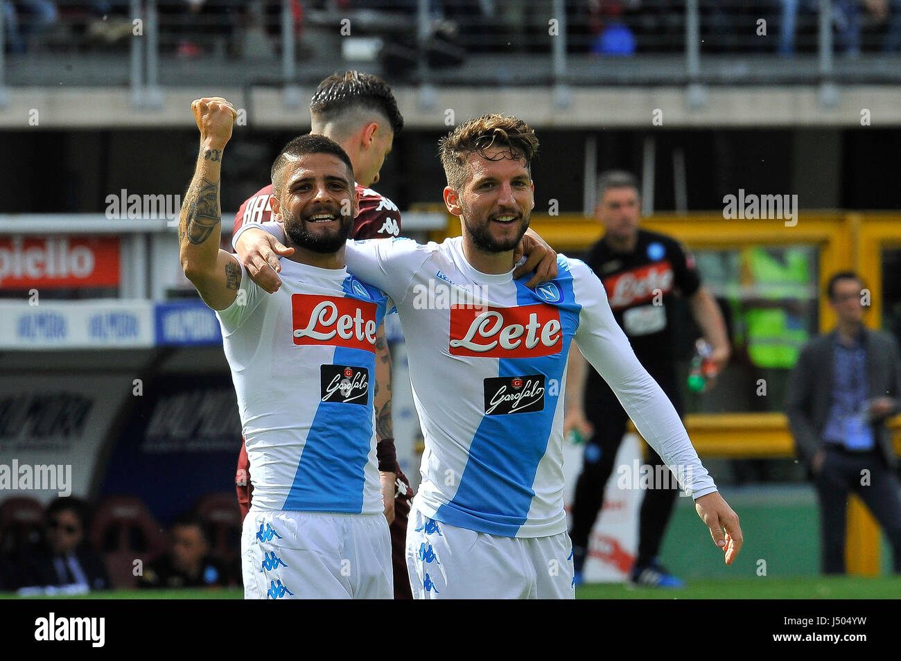 Turin, Italien. 14. Mai 2017. Lorenzo Insigne und Mertens während des Spiels Serie A TIM zwischen Torino FC und SSC Napoli im Stadio Olimpico Grande Torino. Das Endergebnis des Spiels ist 0-5. Bildnachweis: Fabio Petrosino/Alamy Live-Nachrichten Stockfoto