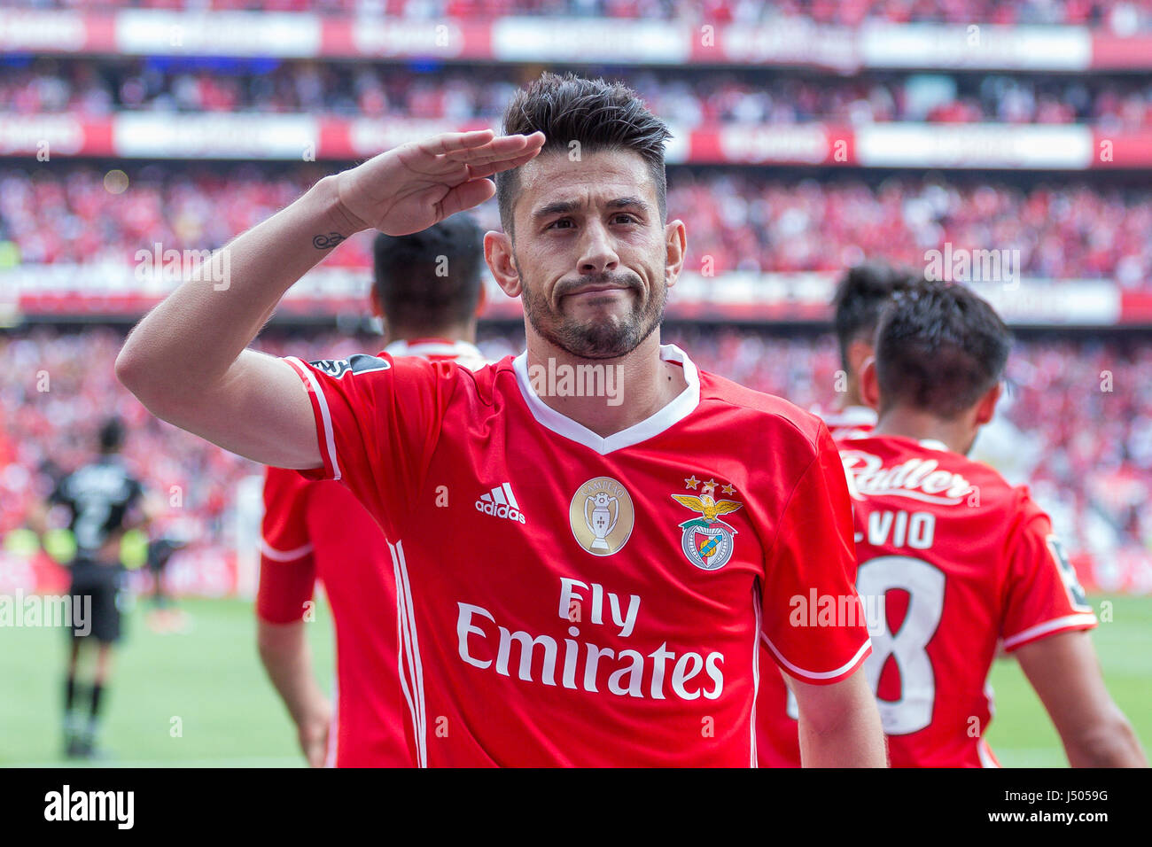 Lissabon, Portugal. 13. Mai 2017. 13. Mai 2017. Lissabon, Portugal. Benfica ist Mittelfeldspieler aus Portugal Pizzi (21) feiert nach ein Tor während des spielen SL Benfica V Vitoria SC Credit: Alexandre de Sousa/Alamy Live News Stockfoto