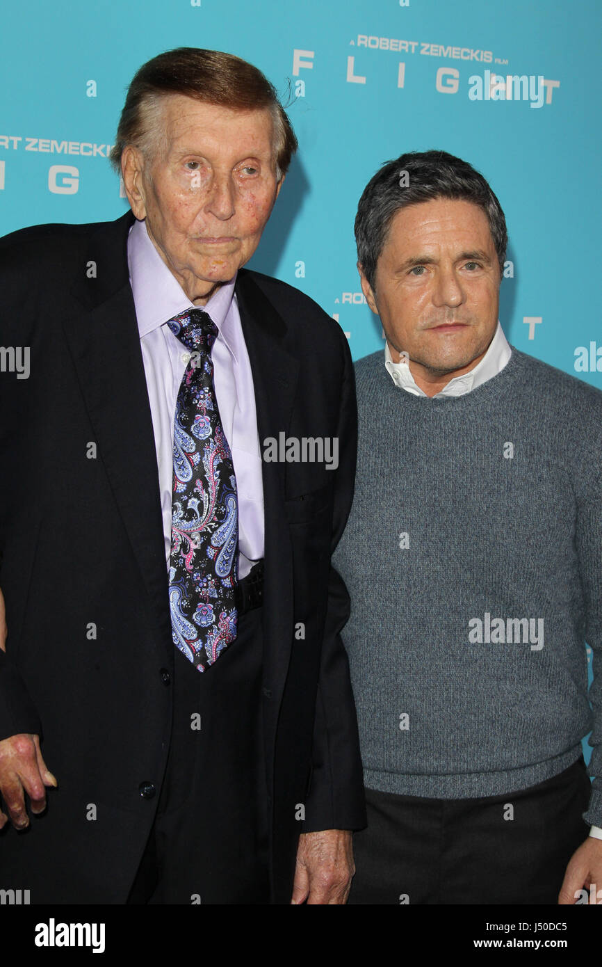 HOLLYWOOD, CA - 23.Oktober: Brad Grey und Sumner Redstone bei der Los-Angeles-Premiere von "Flight" ArcLight Kinos am 23. Oktober 2012 in Hollywood, Kalifornien. © mpi21/MediaPunch Inc. Stockfoto