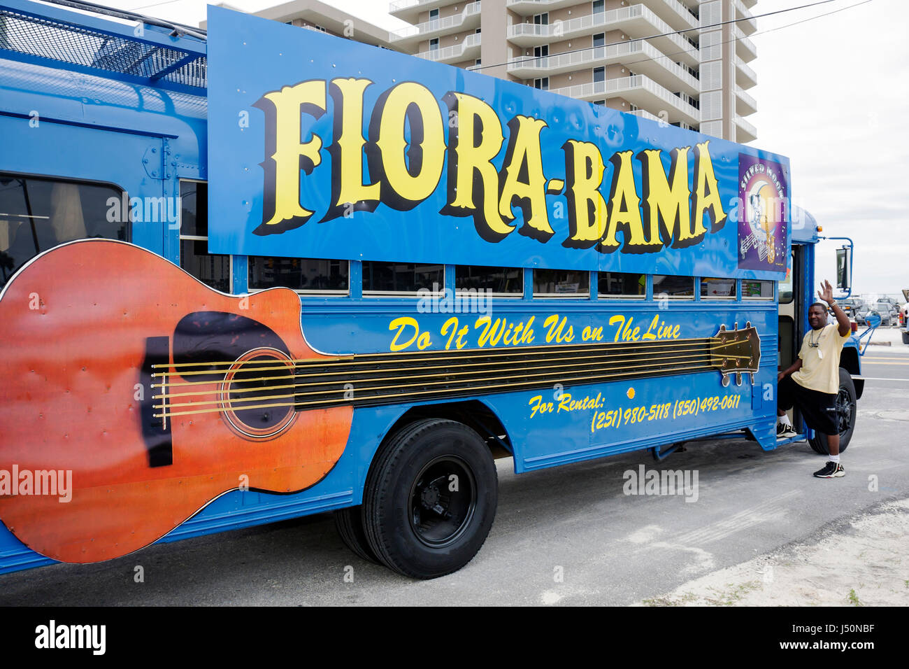 Alabama Perdido Key, Flora Bama Beach & Oyster Bar, Pub, Bier, Redneck, Restaurants, Restaurants, Essen, Essen, Café, Partybus, Bus, AL080523009 Stockfoto