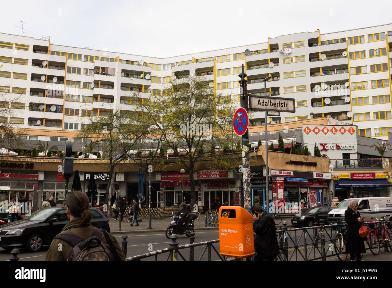 BERLIN, 3. Mai: Das Kottbusser Tor im SO36 in Kreuzberg Bezirk, Berlin am 3. Mai 2017. Stockfoto