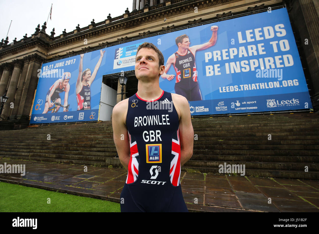 Triathlet Jonny Brownlee posiert vor der Jonny Brownlee City Landmark Übernahme in Leeds Town Hall vor der Columbia Threadneedle World Triathlon Leeds am 10. und 11. Juni 2017.PRESS Verein Foto. Bild Datum: Montag, 15. Mai 2017. Bildnachweis sollte lauten: Barrington Coombs/PA Wire Stockfoto