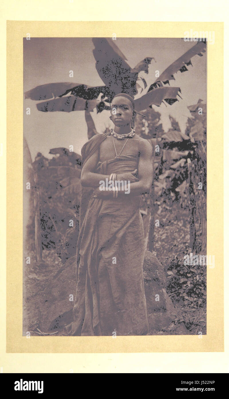 Dieses Buch erzählt von der ersten erfolgreichen Besteigung des Kilimandscharo und beschreibt die Expedition durch die Gletscher des Ostens Africaâ. Das übersetzte Werk enthält Illustrationen, Karten und Anhänge, die einen ausführlichen Blick auf die Reise und die Herausforderungen der Bergsteiger geben, sowie eine Biografie der Expeditionsleiter. Stockfoto