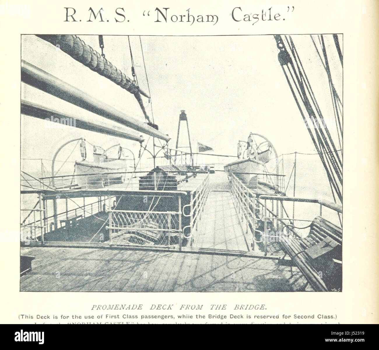 Dieser Titel bezieht sich auf eine visuelle Sammlung oder Bildsammlung, die die Flotte von Schiffen der Castle Line darstellt, einer Reederei, die für ihren Betrieb bekannt ist. Die Aussichten dürften einen Einblick in den Seeverkehr während der Zeit geben. Stockfoto