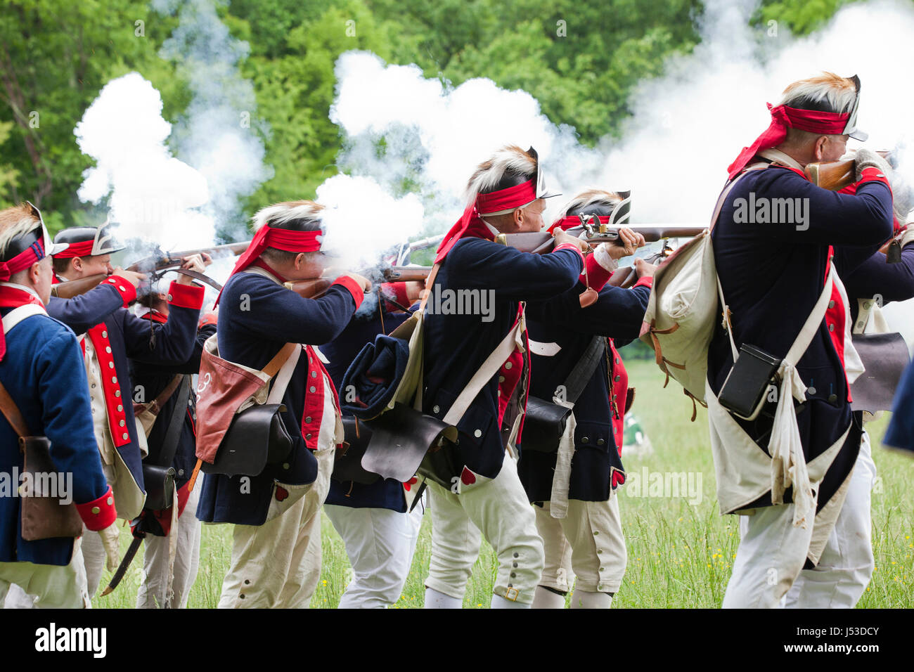 Amerikanische Soldaten im amerikanischen Unabhängigkeitskrieg Reenactment in Mount Vernon - Virginia USA Stockfoto
