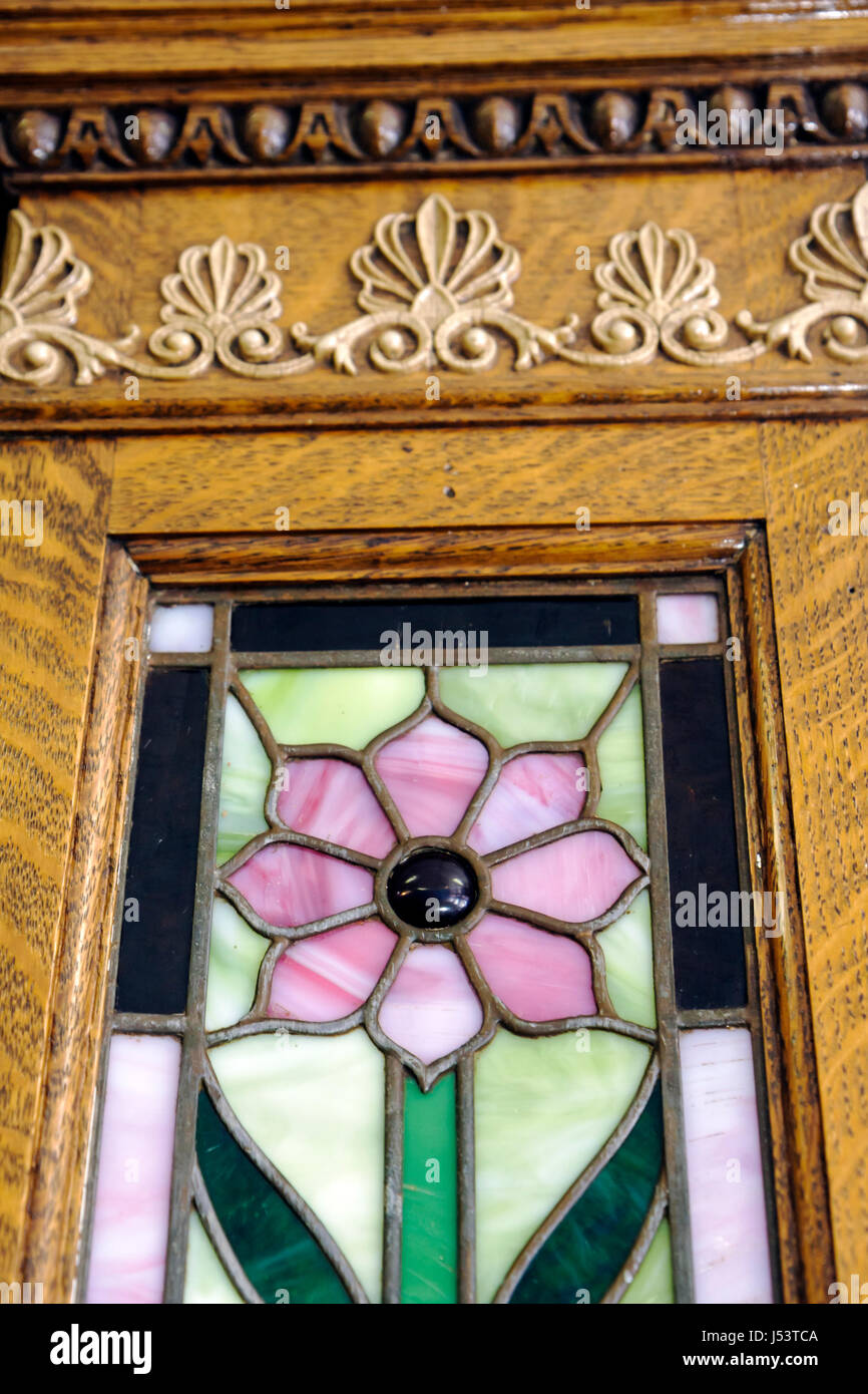 Arkansas Ozark Mountains, Hardy, Hauptstraße, Hardy Malt Shoppe, Bleilicht, Türverkleidung, Farbe, dekoratives Fenster, Buntglas, Blumenblumen-Motiv, Besucher Stockfoto