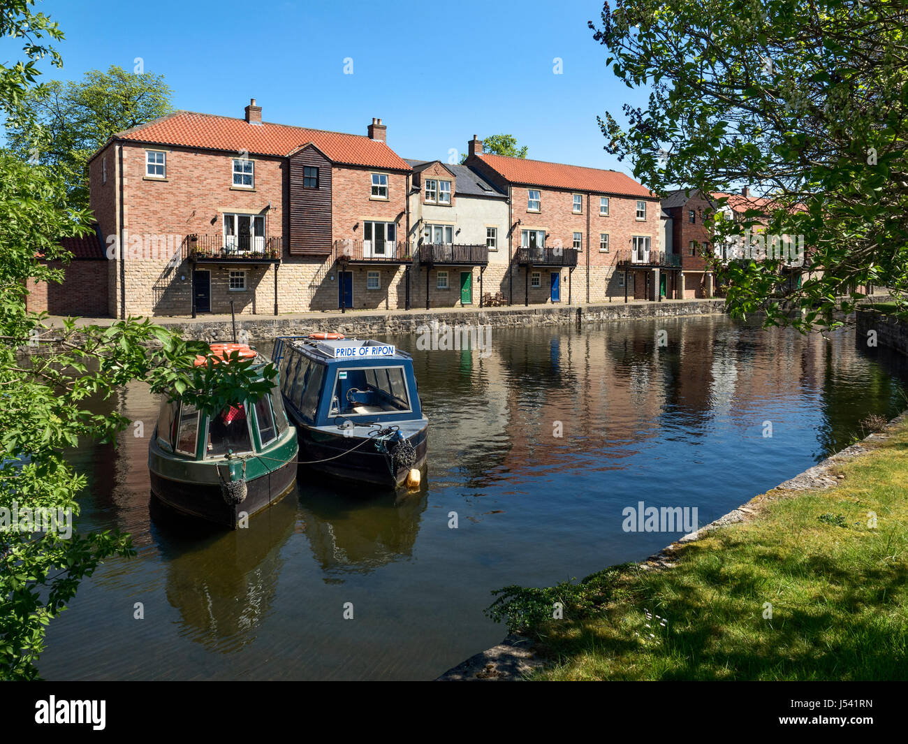 Narrowboats auf den Canal Basin in Ripon North Yorkshire England Stockfoto