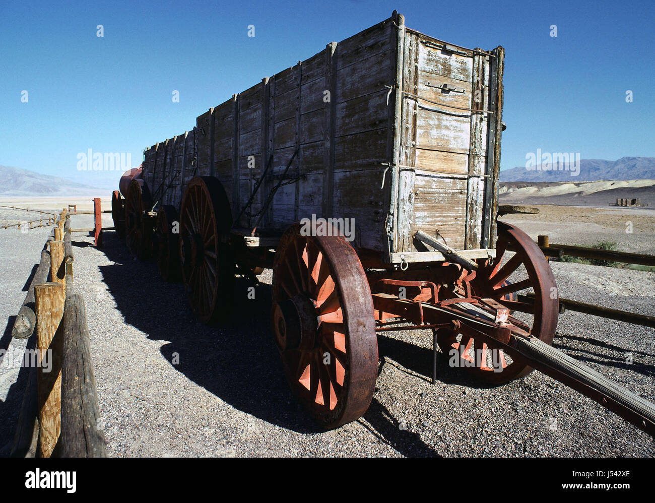 Wüste Ödland Usa Amerika Zaun Wagen Borax Death Valley Kalifornien Stockfoto