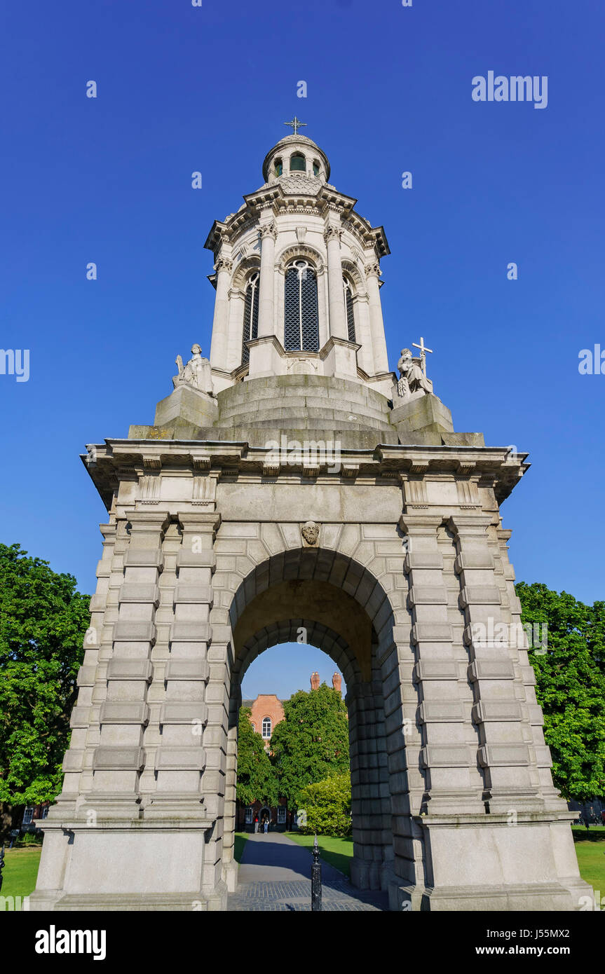 Wahrzeichen - der Campanile des Trinity College in Dublin, Irland Stockfoto