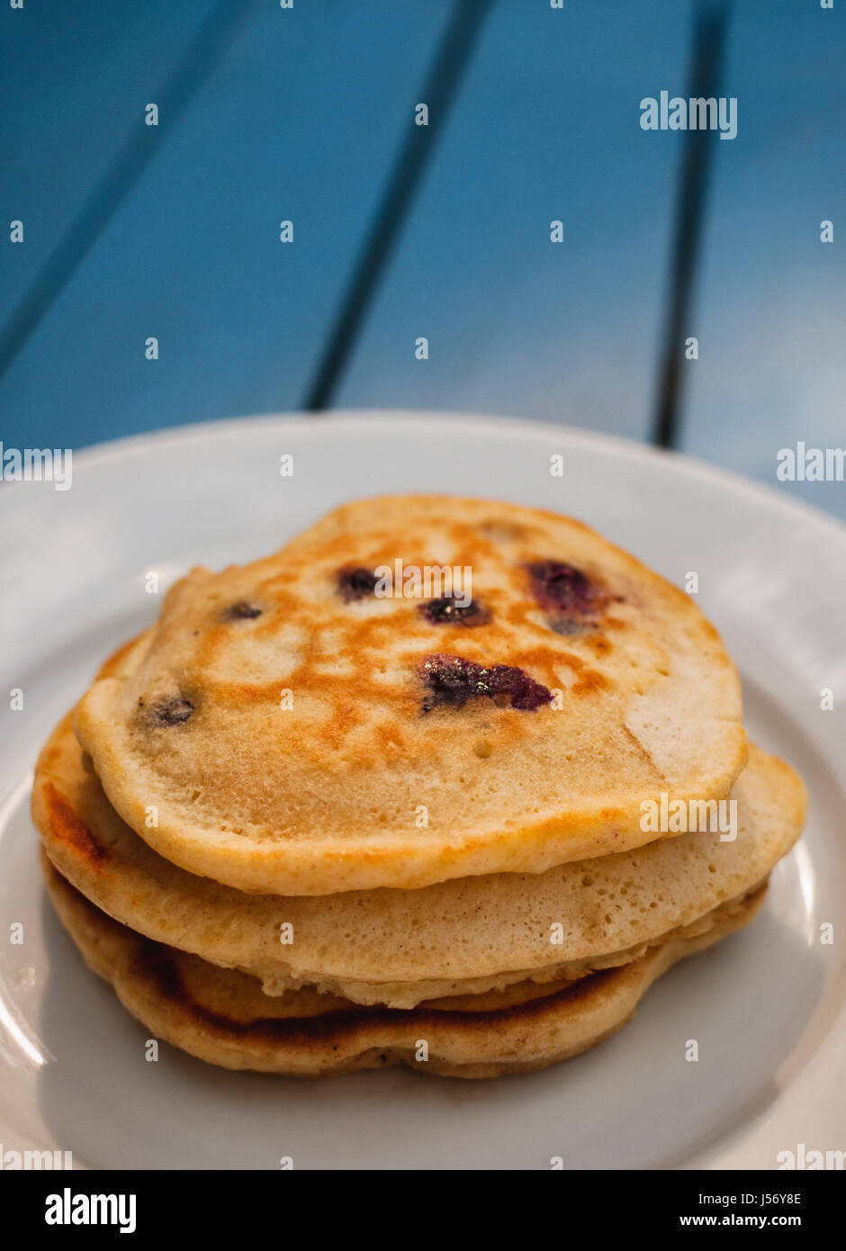 Ein Stapel von Heidelbeer-Pfannkuchen Stockfoto