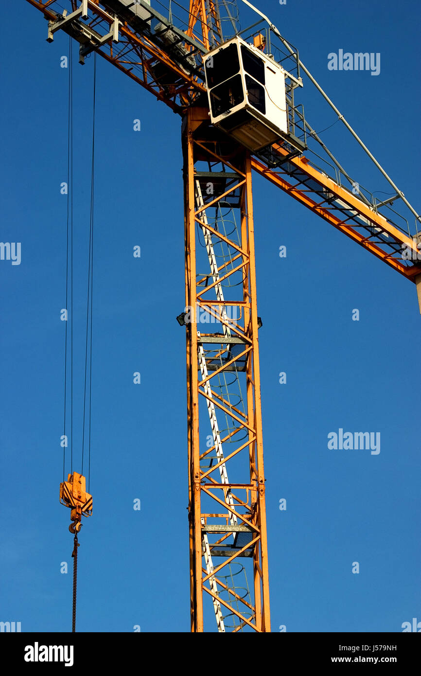 Frame-Work Stahlhaken Kanzel Aufzug Konstrukt Bau Leitern Kran Ketten  Stockfotografie - Alamy