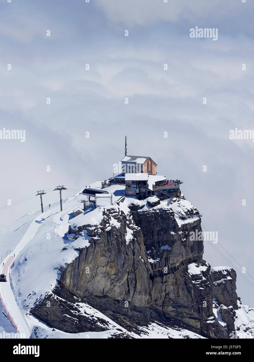 Der Schweiz Birg Bahnhof auf dem Schilthorn unterhalb Piz Gloria 2.684 ...