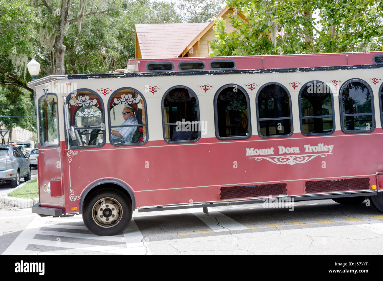 Florida Mt. Mount Dora, Trolley, öffentliche Verkehrsmittel, Fahrzeug, Besucher reisen Reise Reise Tourismus Tourismus Wahrzeichen Kultur Kultur Kultur, vacati Stockfoto