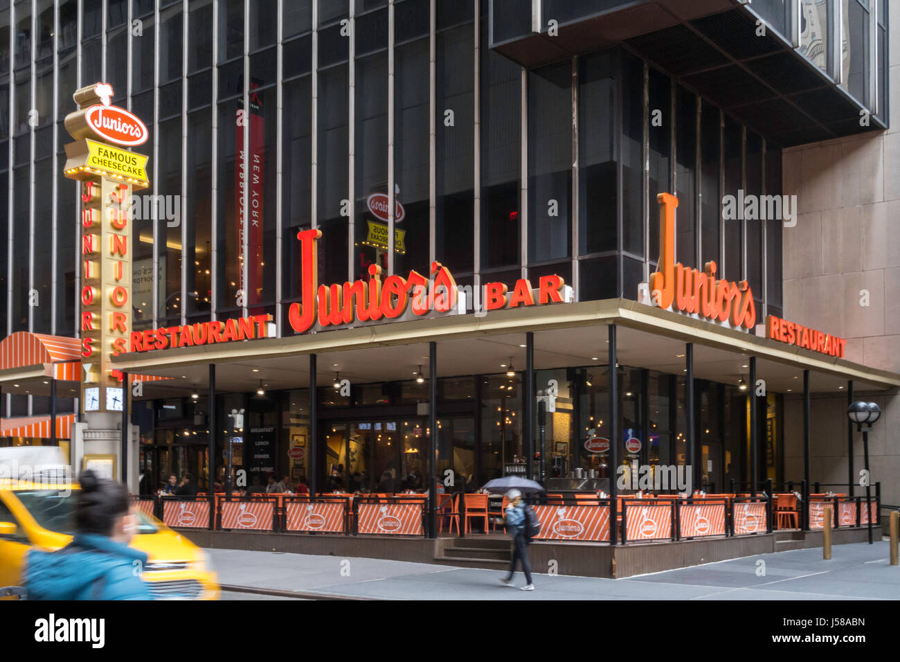 Juniors Restaurant Times Square New York City Usa Stockfotografie Alamy