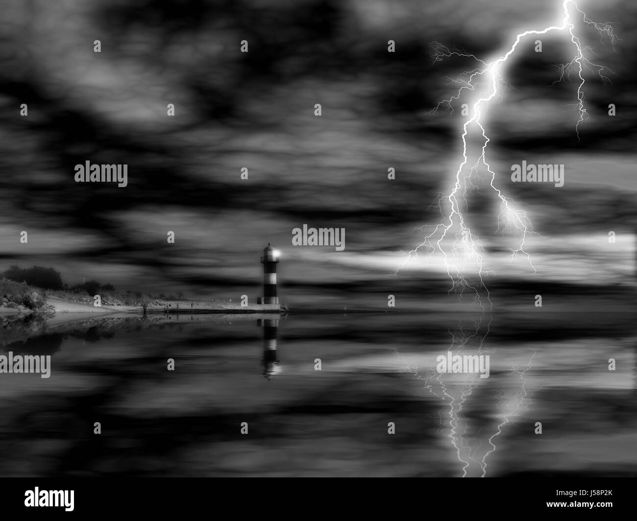 Nacht-Nacht am Strand Meer Strand Küste schwarze dunkelhäutige kohlschwarze tief Stockfoto