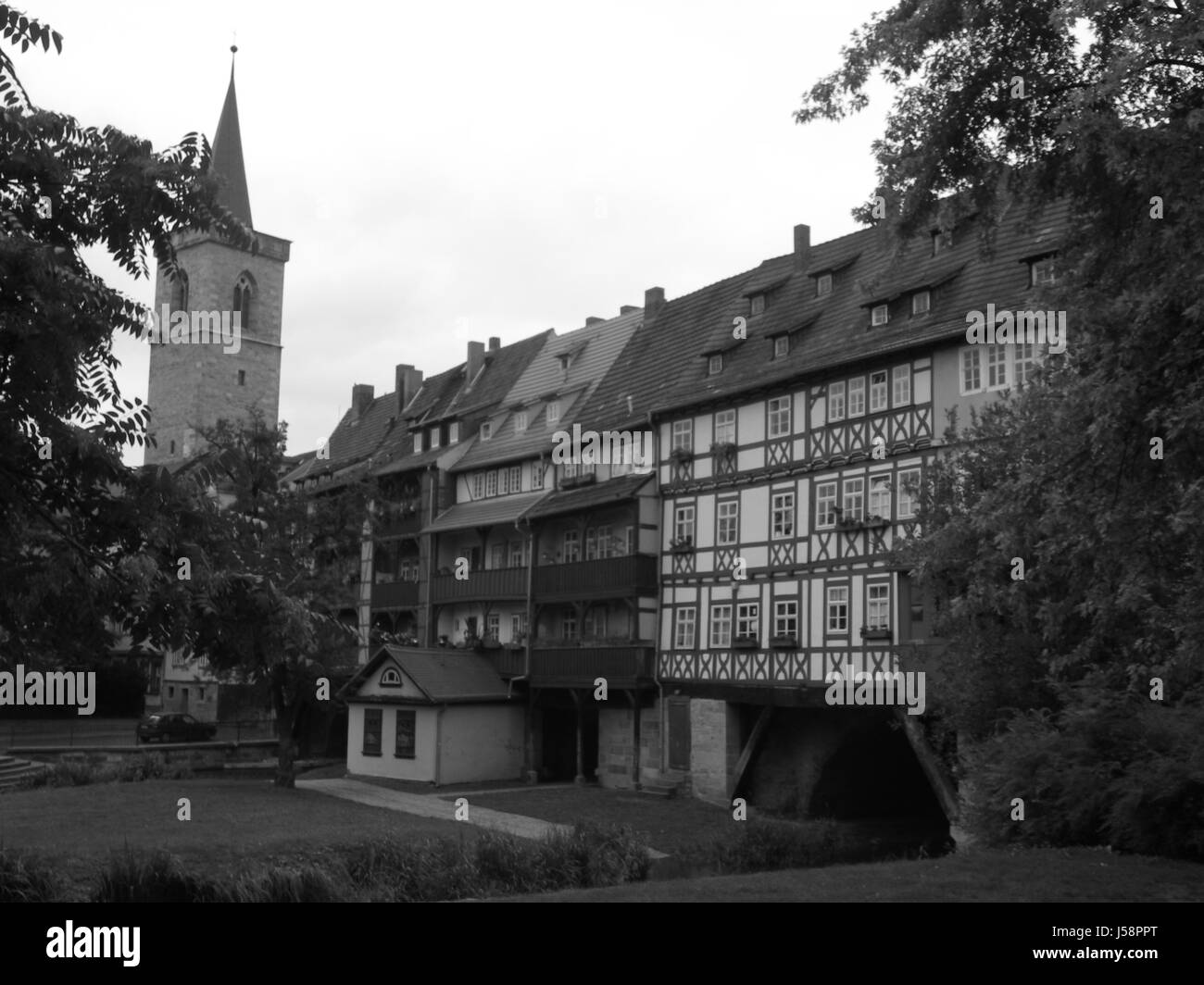 Kirche Stadt Stadt Brücke Mietskasernen Emblem Ffentliche Anlagen Historische gebude Stockfoto