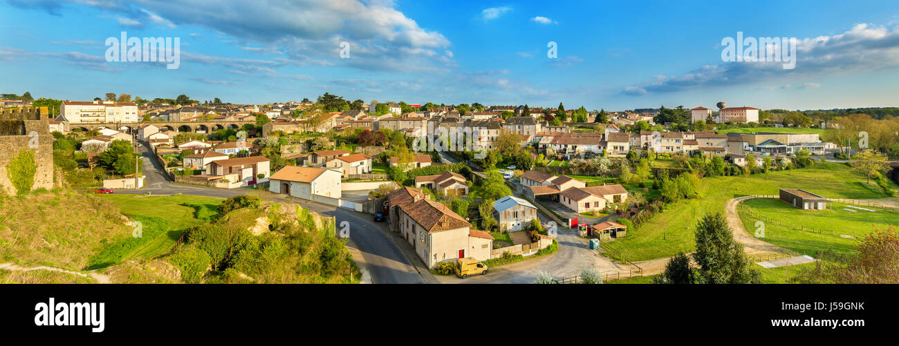 Blick von der Burg - Frankreich Bressuire Stadt Stockfoto