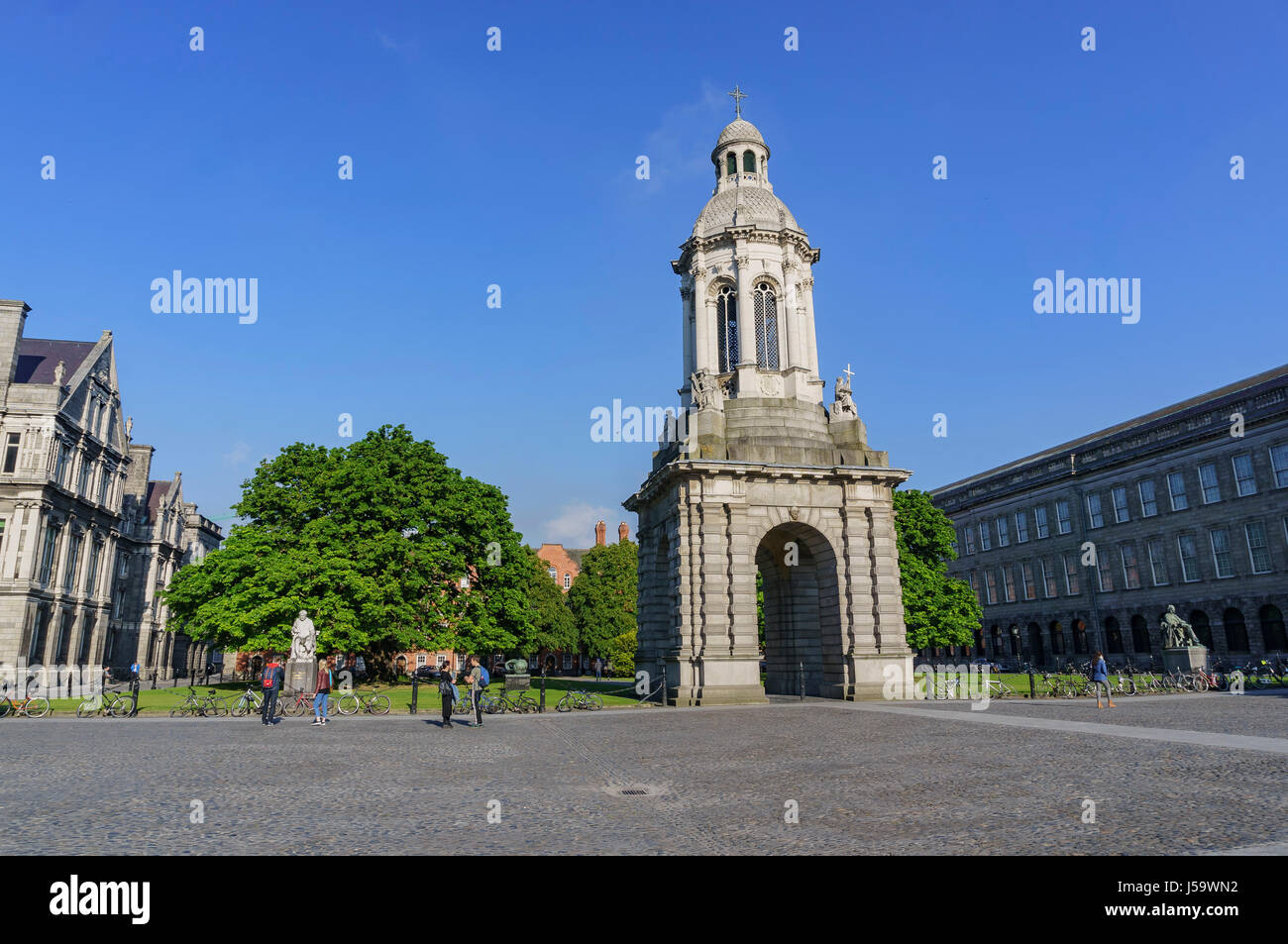Dublin, MAY 2: Wahrzeichen - der Campanile des Trinity College am 2. Mai 2017 in Dublin, Irland Stockfoto