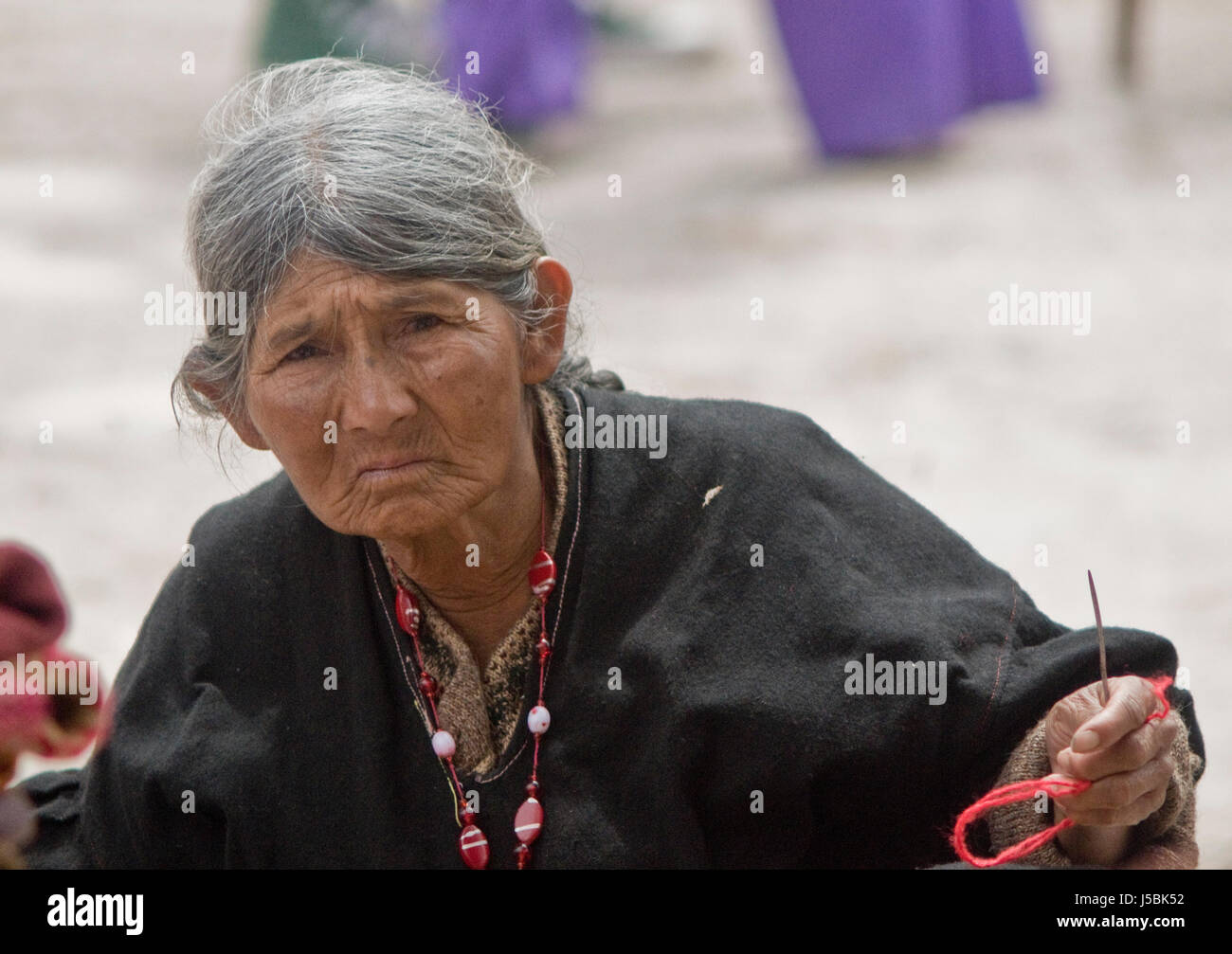 Aborigines älteren Näherin Stockfoto