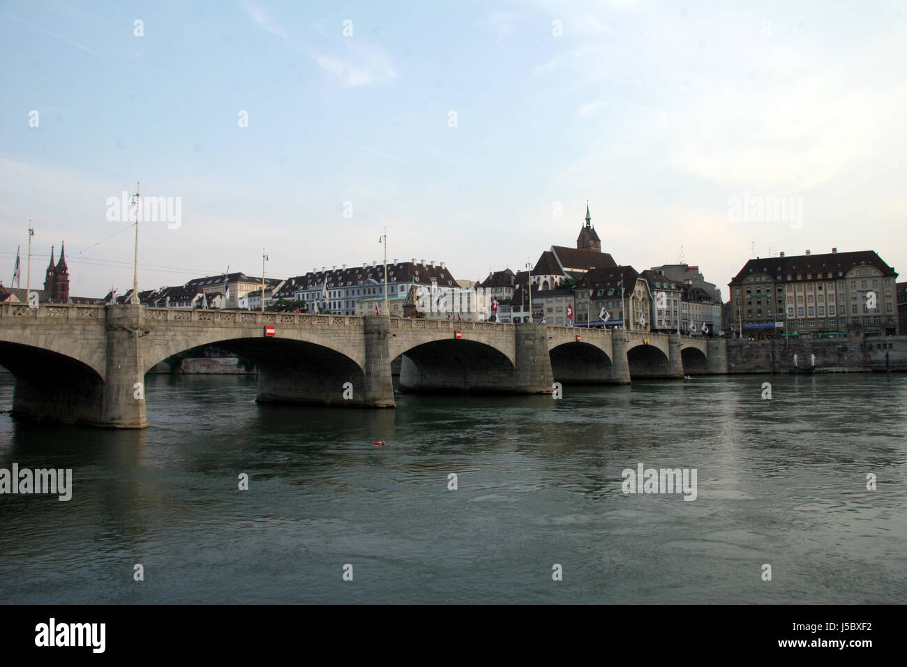 Stadt Brücke Rhein Schweiz Hafenstadt Stadtbild Häfen anzeigen Basel Stockfoto