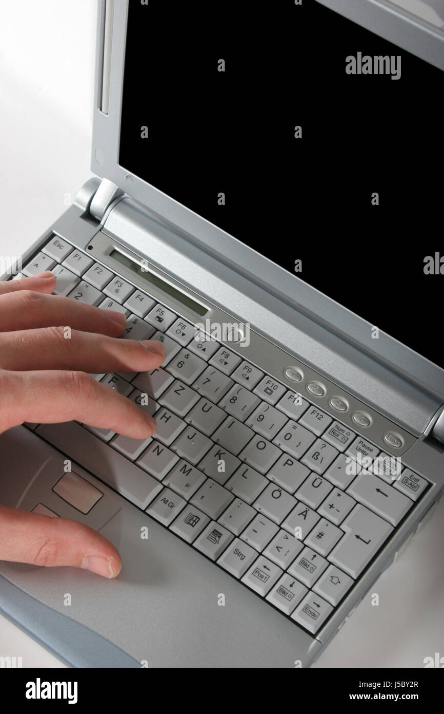 Laptop Notebook Computer Computertastatur Hand finger es Monitor tappen Stockfoto