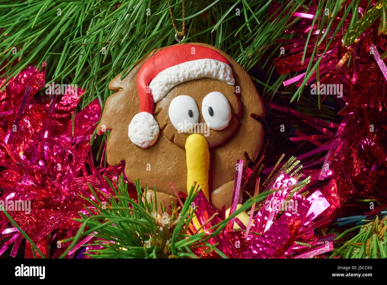 Süße Kiwi Vogel Weihnachtsbaum hängen Stockfoto