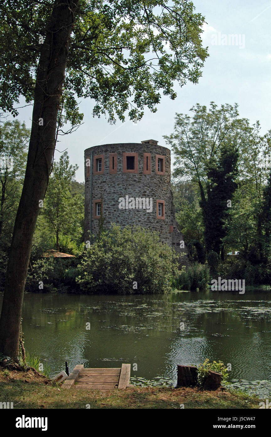 Wehrturm der Wassergraben Stockfoto