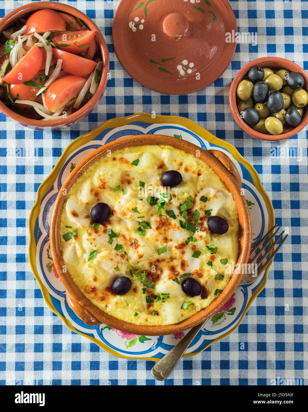 Bacalhau com Natas. Portugiesische Salz Kabeljau mit Kartoffeln und ...