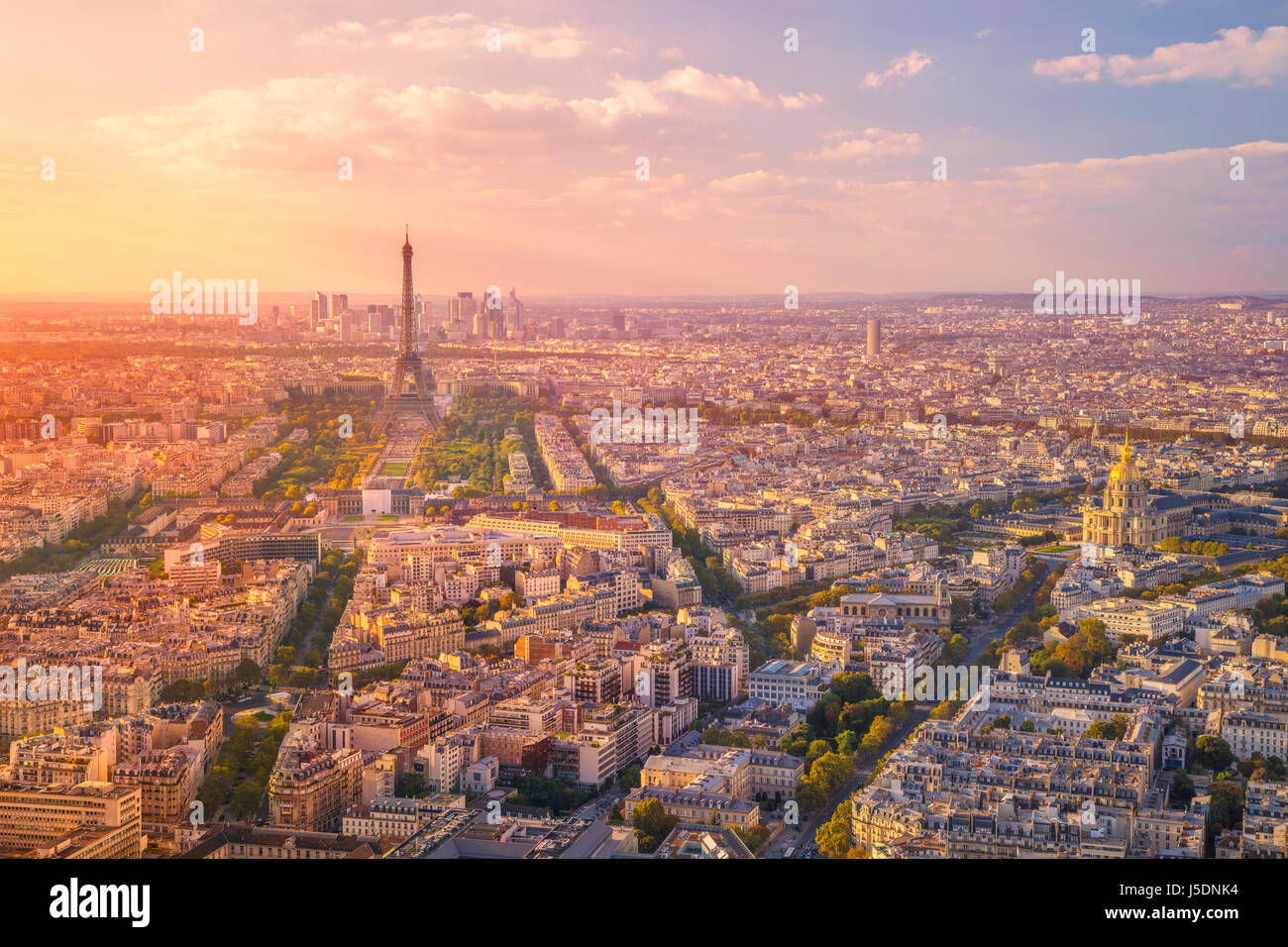 Stadt Paris. Luftbild von Paris, Frankreich während Golden Sunset Stunde. Stockfoto