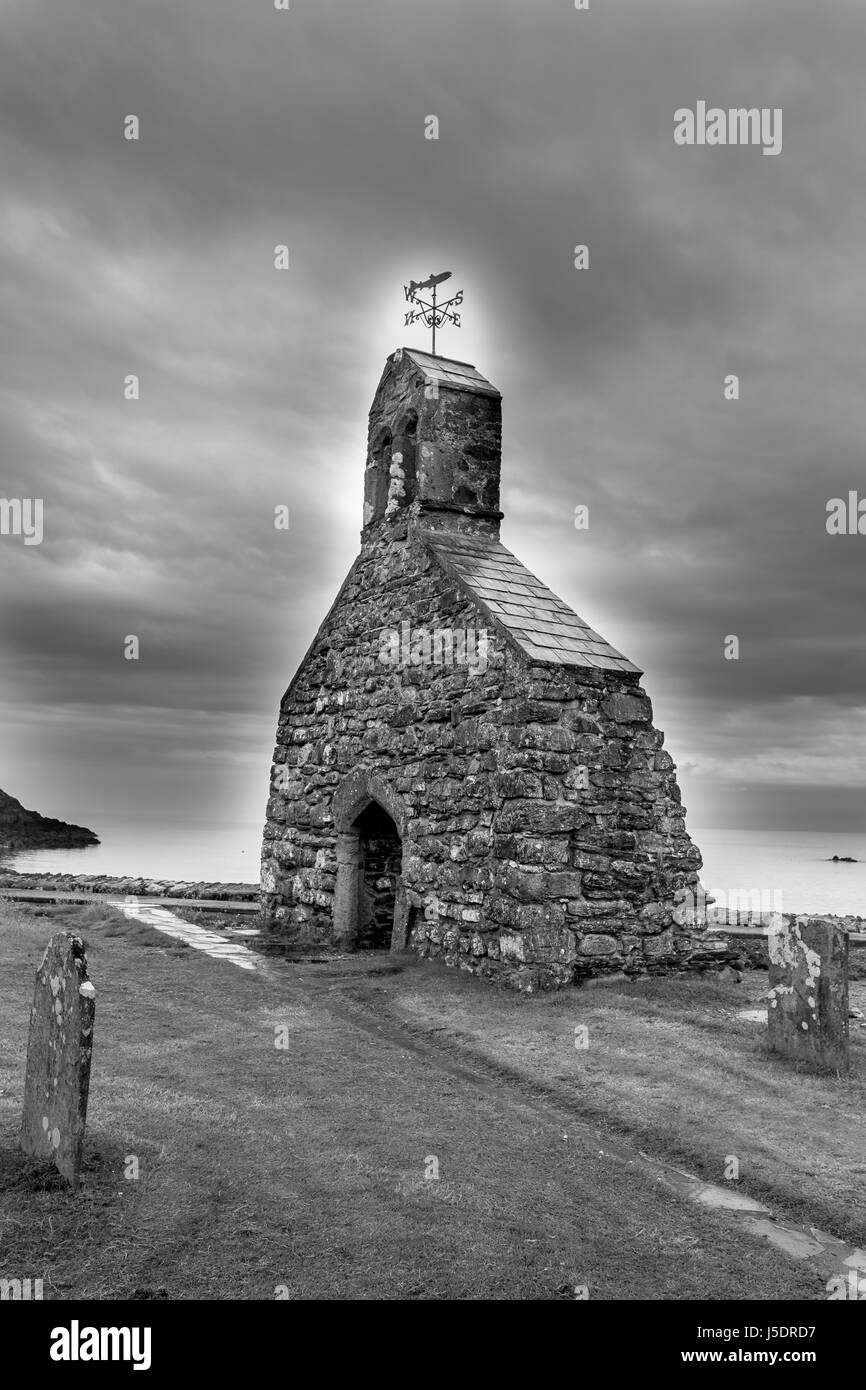 Ruinen der Kirche - Cwm yr Eglwys, Wales, Großbritannien, Deutschland, Europa Stockfoto