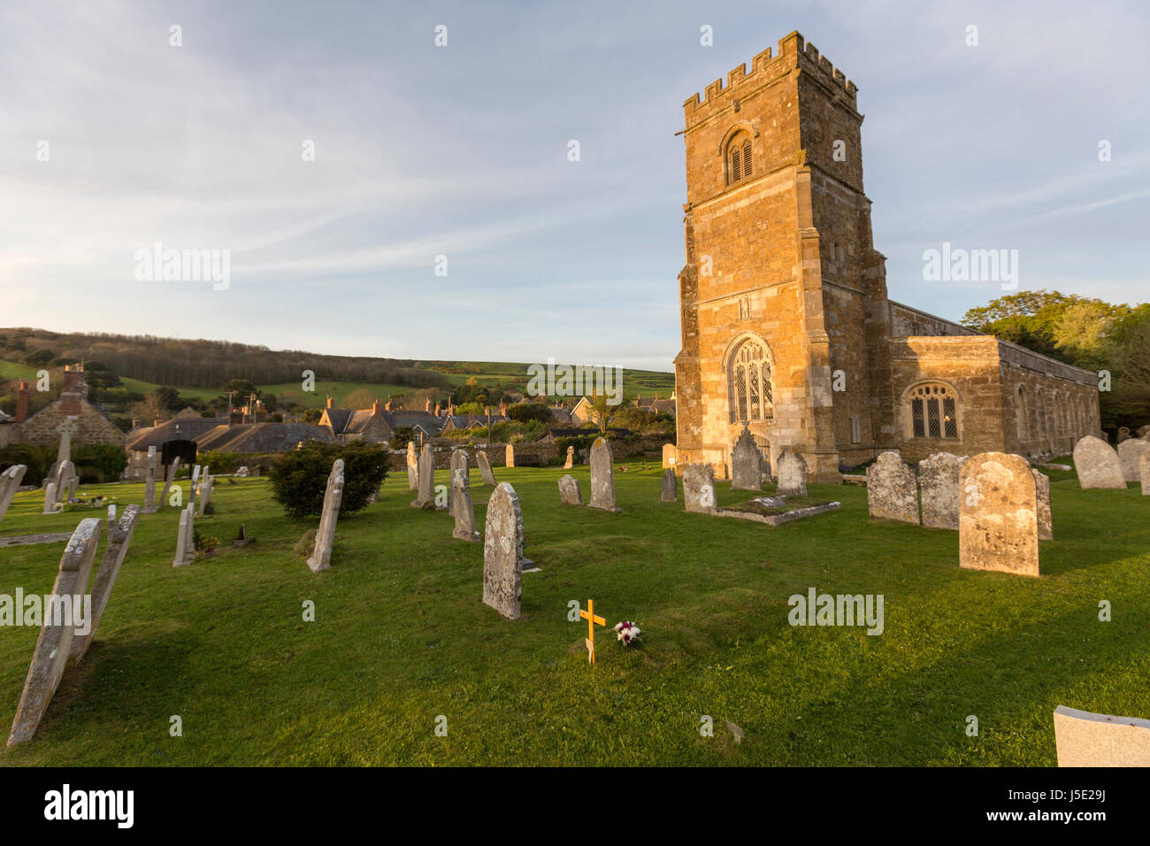 Die Pfarrkirche St. Nikolaus bei Sonnenuntergang in Abbotsbury, West Dorset West Dorset, Großbritannien Stockfoto