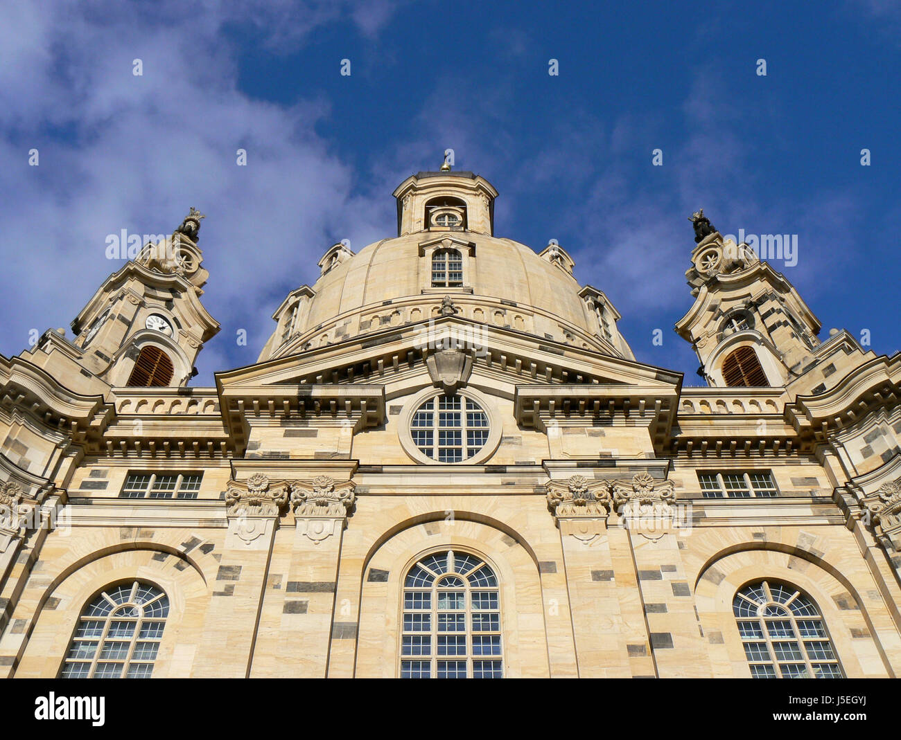 Dresdner Frauenkirche (fast) symmetrisch Stockfoto