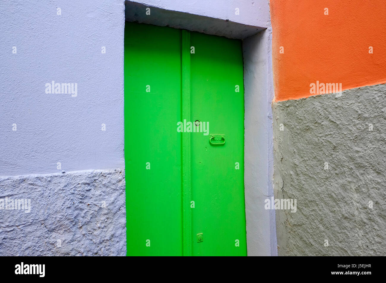 leuchtend grün lackiert, Tür, Bosa, Sardinien, Italien Stockfoto