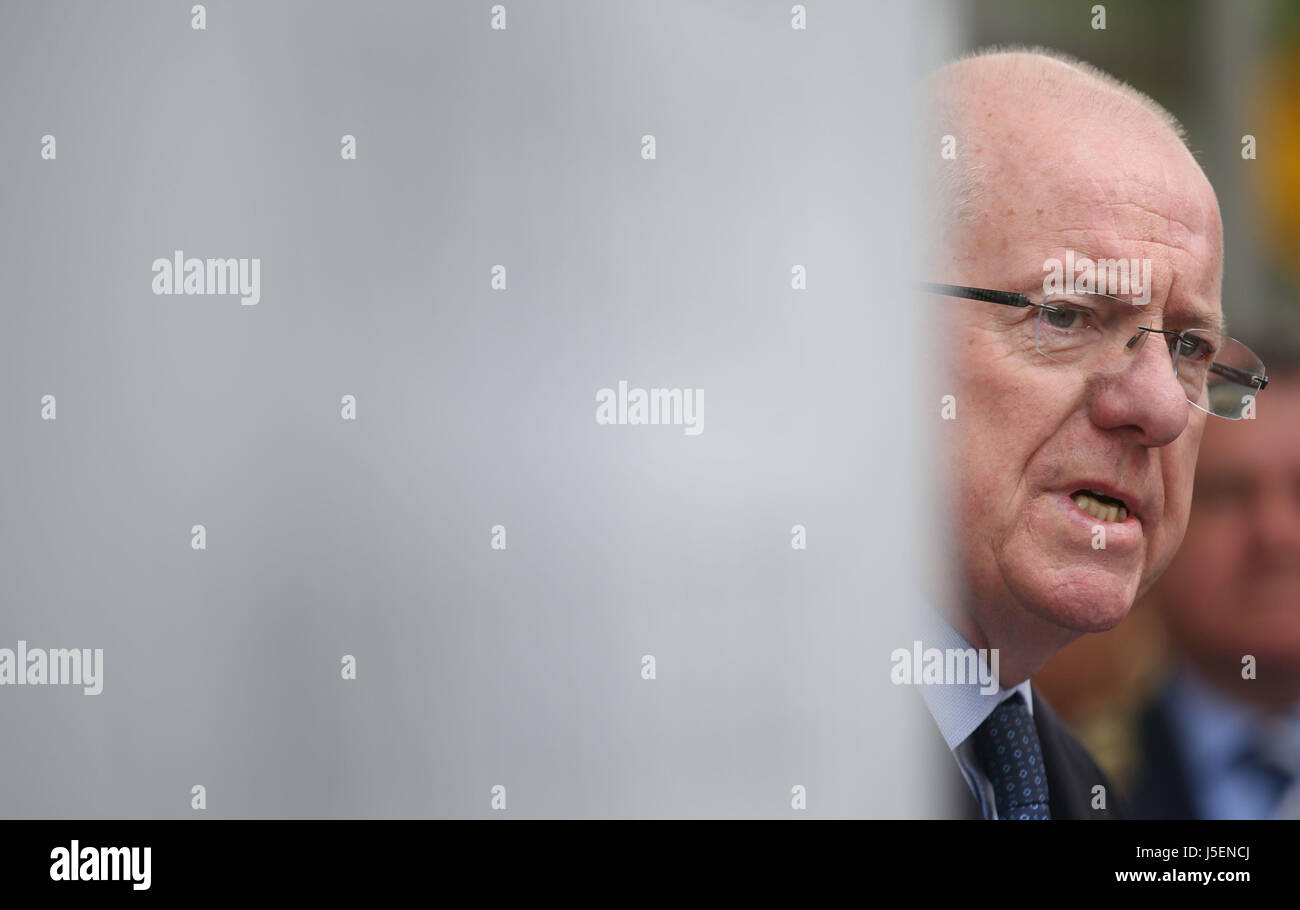 Minister für auswärtige Angelegenheiten Charlie Flanagan anlässlich einer Gedenkfeier in Dublins Talbot Street zum Jahrestag der Anschläge in Dublin und Monaghan am 17. Mai 1974. Stockfoto