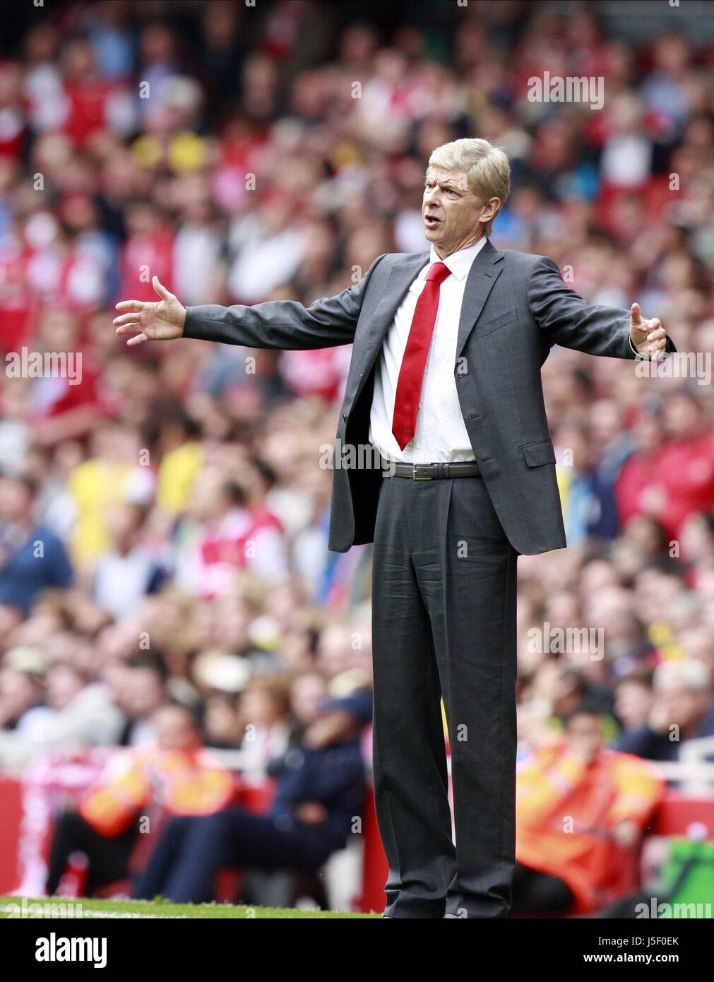 ARSENE WENGER ARSENAL V STOKE CITY ARSENAL V STOKE CITY ARSENAL EMIRATES Stadion LONDON ENGLAND 22. September 2013 Stockfoto