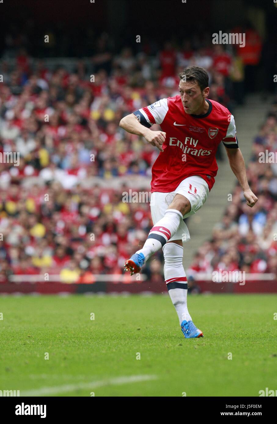 MESMUT Özil ARSENAL V STOKE CITY ARSENAL V STOKE CITY ARSENAL EMIRATES Stadion LONDON ENGLAND 22. September 2013 Stockfoto