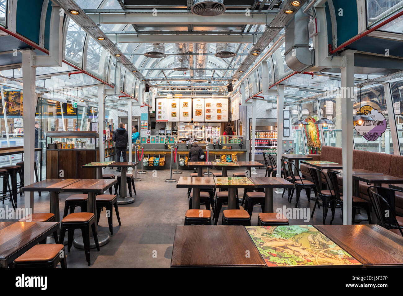 Denkmäler in der Liverpool Street Station. Stockfoto