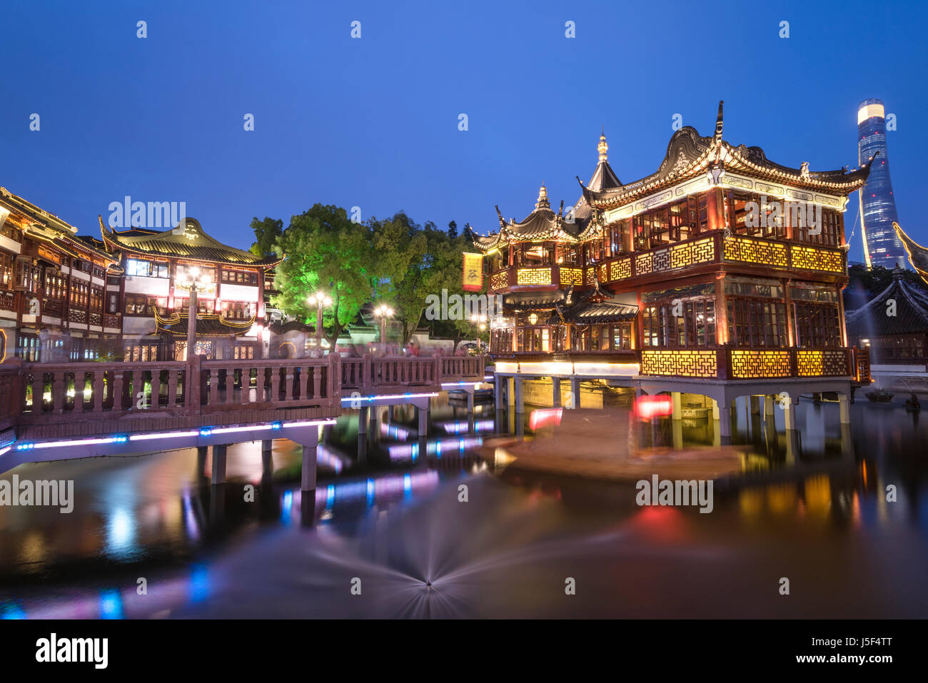 Yu-Yuan-Garten in Shanghai, China bei Sonnenuntergang Stockfoto