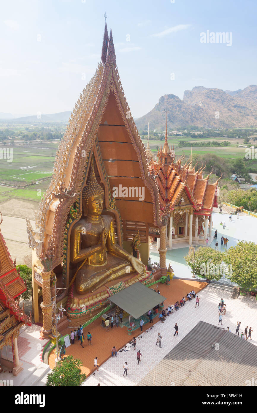 Thai Tempel Wat Thum Sua in Kanjanaburi, Thailand. Stockfoto