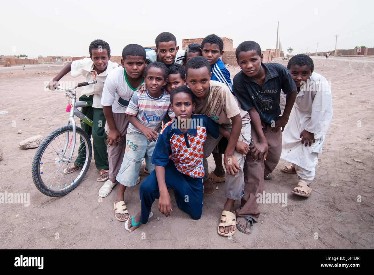 SUDAN, Khartum: Jungen posing Stockfoto