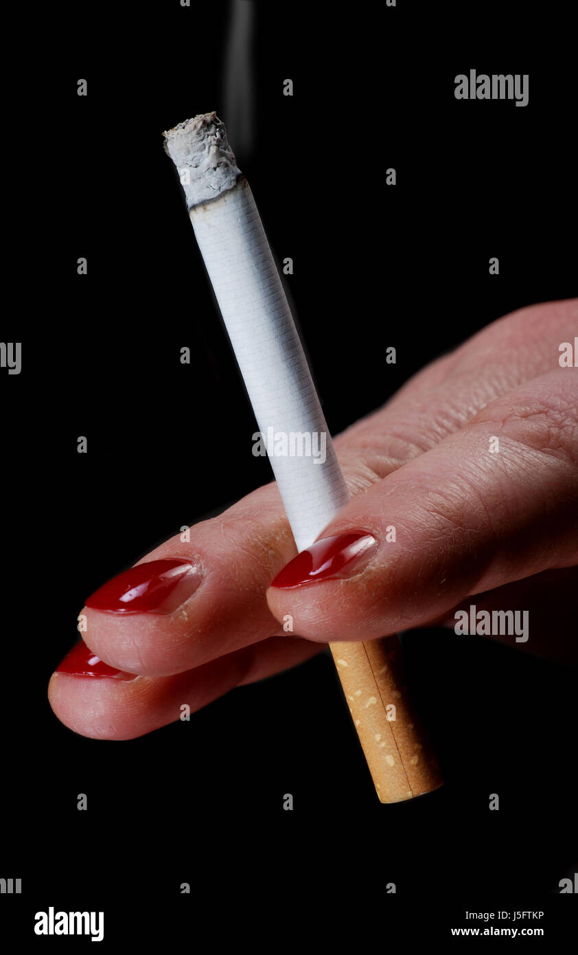 Rauch Rauch Rauch Zigarette Finger Gesundheit Haut Rauchtabak trocken ausgetrocknet Stockfoto