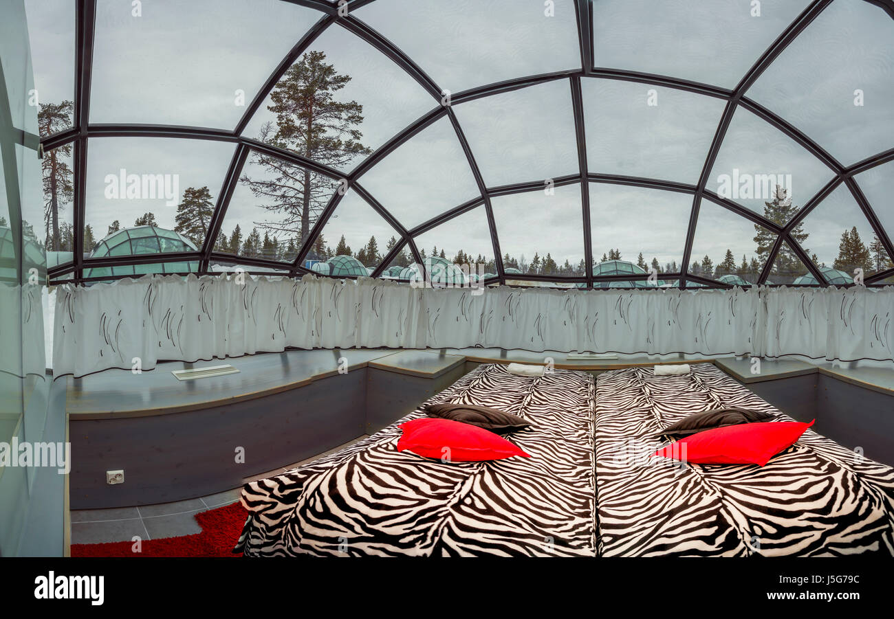 Innenraum eines Glases Iglu Hotel Kakslauttanen, Lappland, Finnland Stockfoto