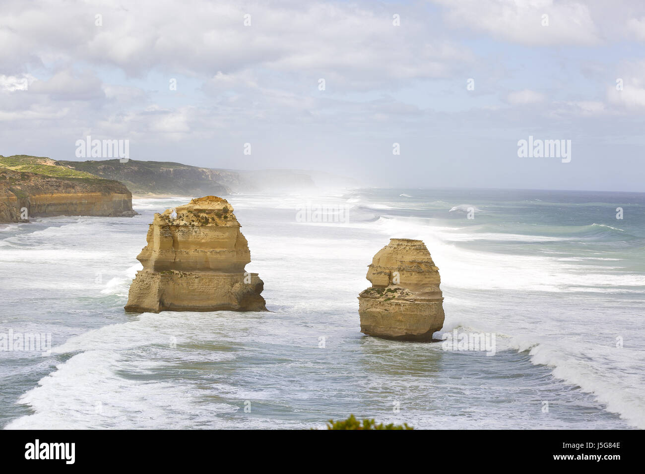 Die "Zwölf Apostel" Kalkstein-Stacks, in das Meer in Victoria, Australien Stockfoto