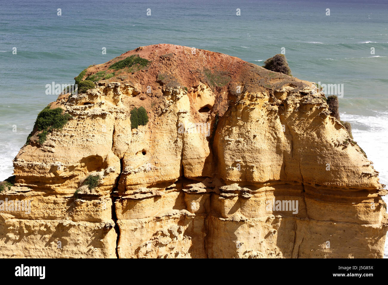 Einer der "zwölf Apostel". ein Kalkstein-Stack im Meer in Victoria, Australien. Stockfoto