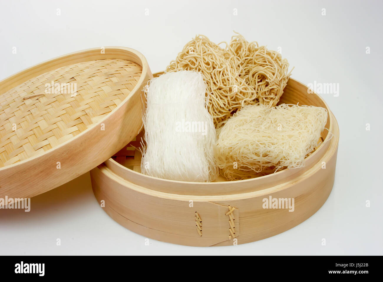 Holz asiatische Behälter geflochten geflochtene Handwerk Gehäuse Nudeln Haushalt Stockfotografie